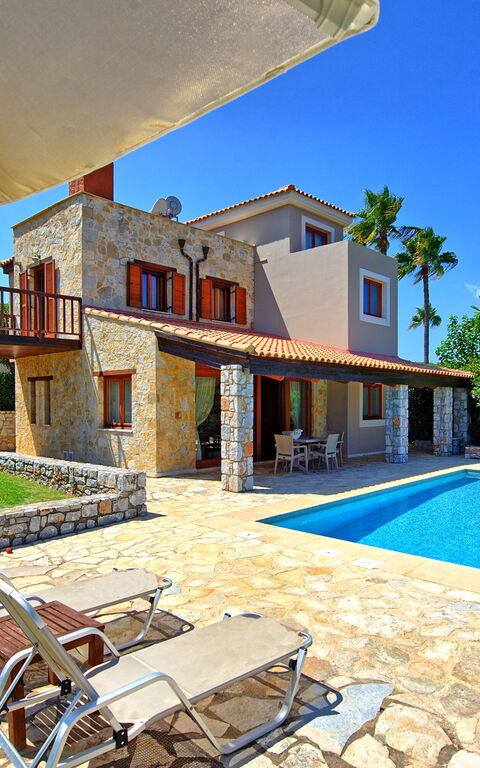 Villa Rodia: Draussen, Garten, Schwimmbad, Sommer