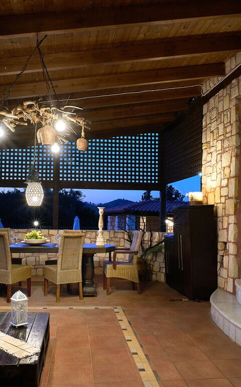 Villa Milon: Balkon / Terrasse / Patio, Draussen