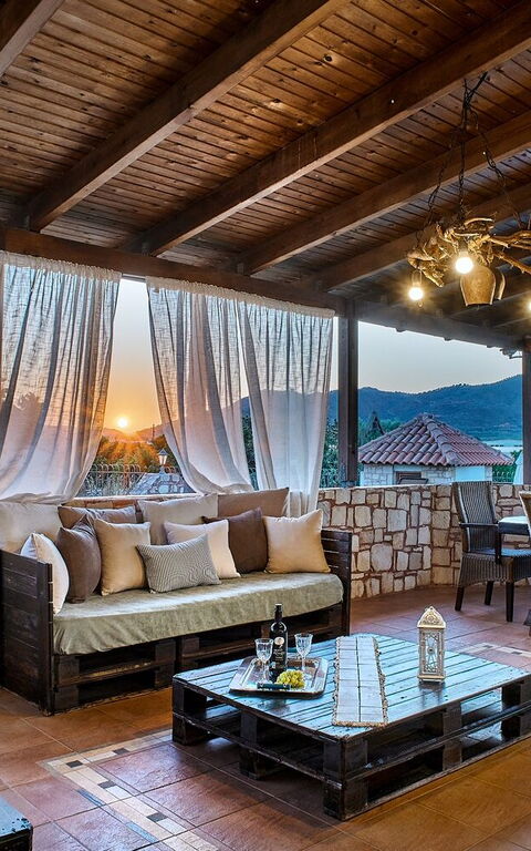 Villa Milon: Balkon / Terrasse / Patio