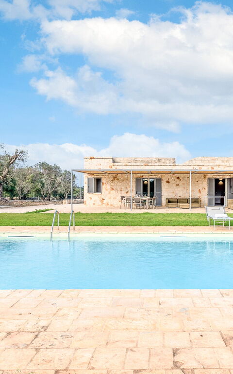 Villa Trullina: Draussen, Schwimmbad