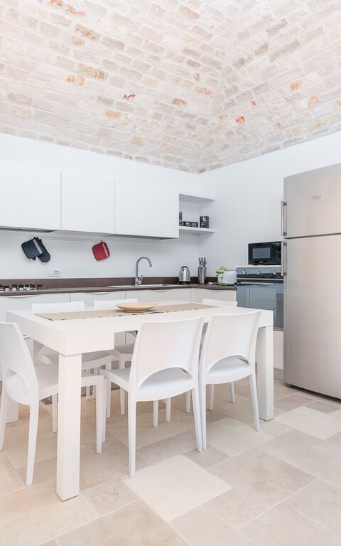 Villa Trullina: Esszimmer, Küche, Wohnzimmer