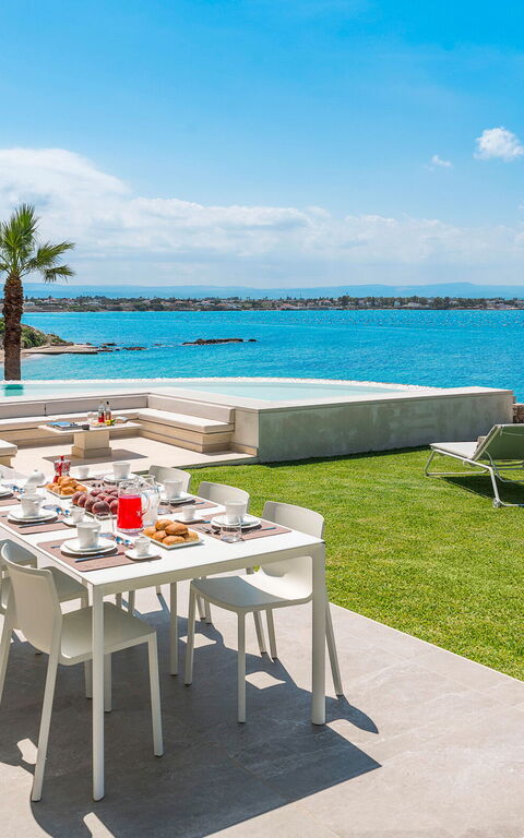 Villa Artemare: Ansichten, Außen, Draussen, Garten, Schwimmbad