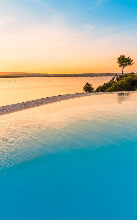 Villa Artemare: Ansichten, Außen, Draussen, Schwimmbad