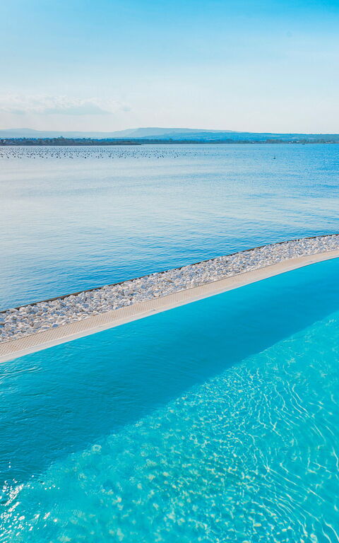 Villa Artemare: Ansichten, Außen, Draussen, Schwimmbad