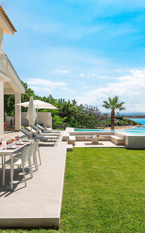 Villa Artemare: Ansichten, Außen, Draussen, Garten