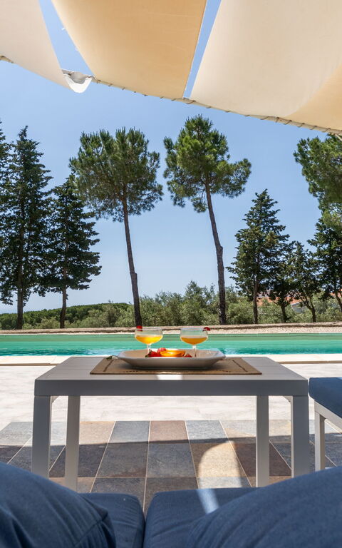 Villa Pica: Außen, Draussen, Schwimmbad