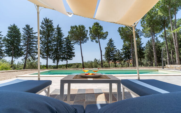 Villa Pica: Außen, Draussen, Schwimmbad