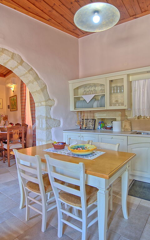 Villa Rodanthi: Esszimmer, Küche