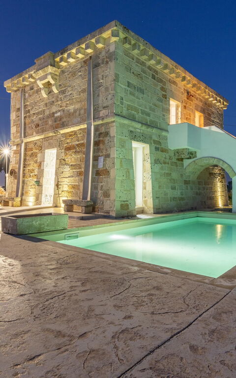 Villa Turris: Garten, Schwimmbad