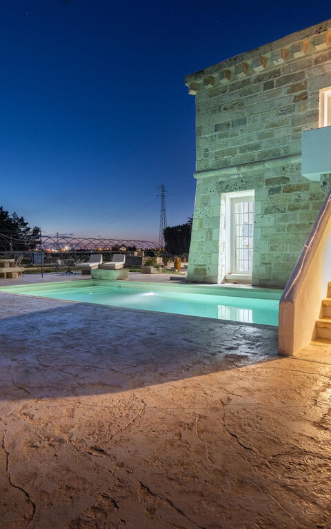 Villa Turris: Garten, Schwimmbad