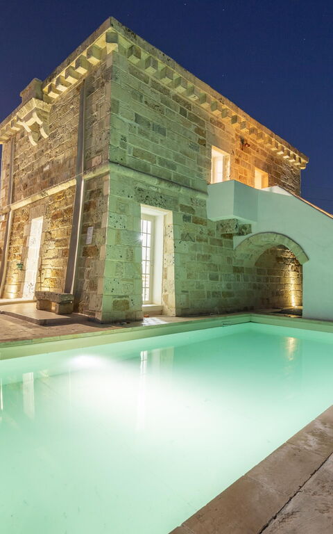 Villa Turris: Außen, Draussen, Schwimmbad