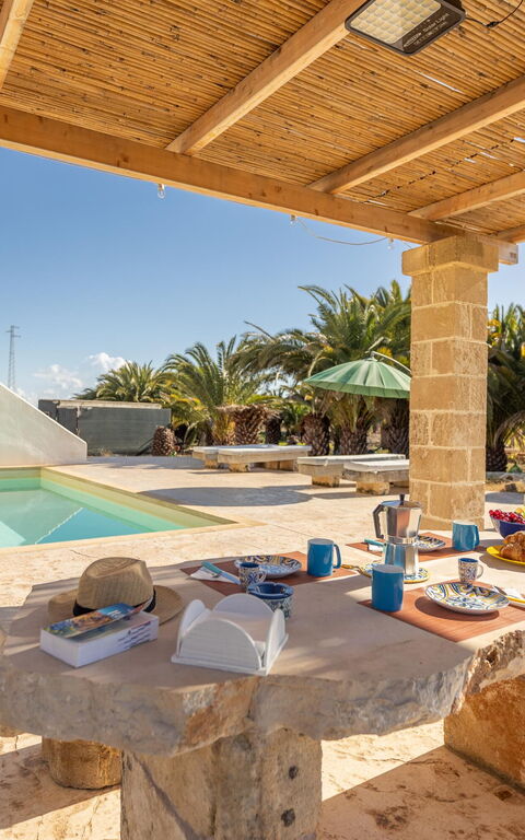 Villa Turris: Außen, Balkon / Terrasse / Patio, Draussen, Schwimmbad