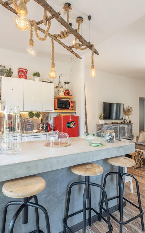 Villa Natura: Esszimmer, Küche, Wohnzimmer