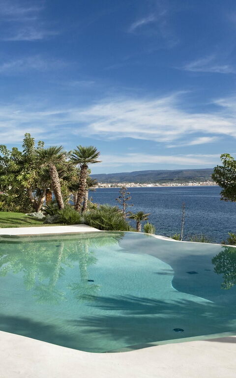 Villa Vera: Ansichten, Balkon / Terrasse / Patio, Garten, Schwimmbad