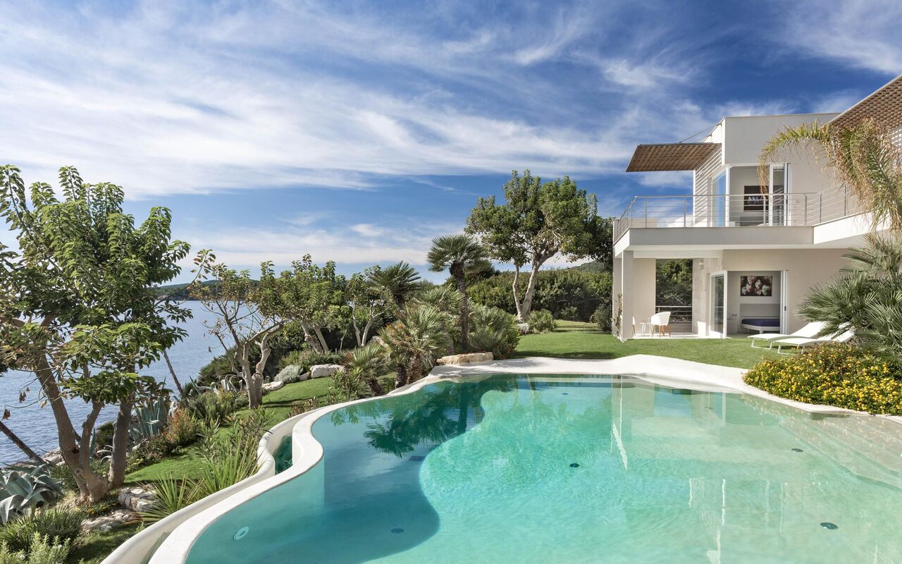 Villa Vera: Ansichten, Garten, Schwimmbad