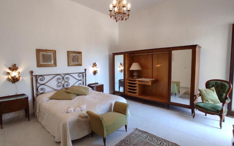 Tre Donne: Schlafzimmer