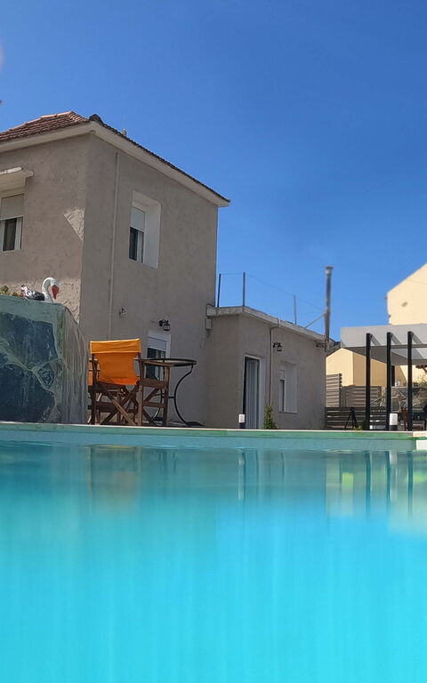 Aretousa: Schwimmbad