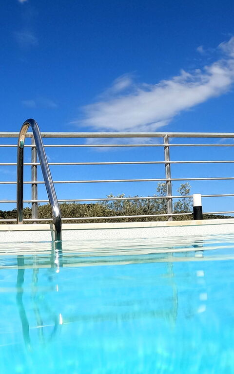 Aretousa: Schwimmbad