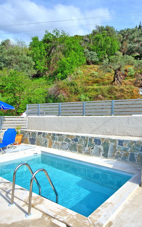 Aretousa: Schwimmbad