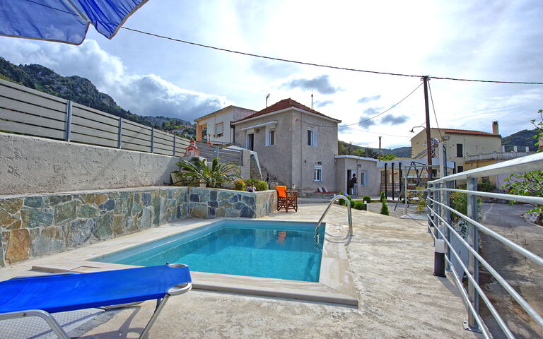 Aretousa: Schwimmbad