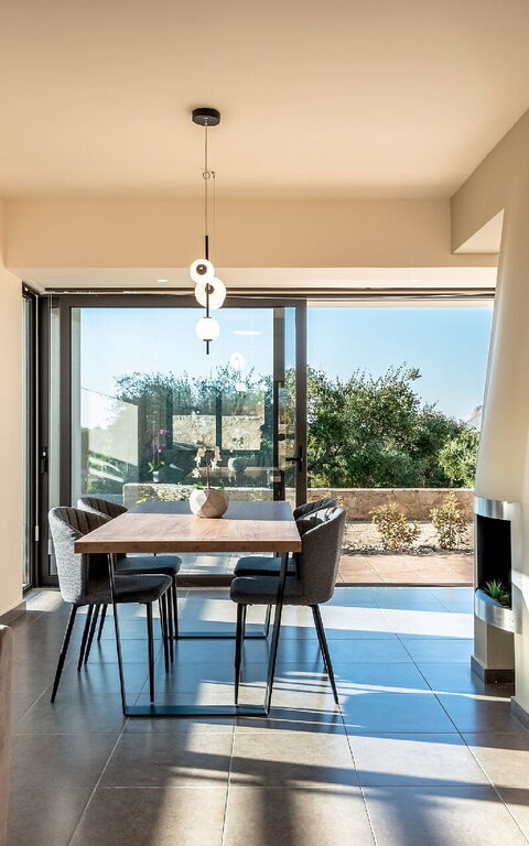 Aelia: Balkon / Terrasse / Patio, Esszimmer, Garten, Haupteingang, Wohnzimmer