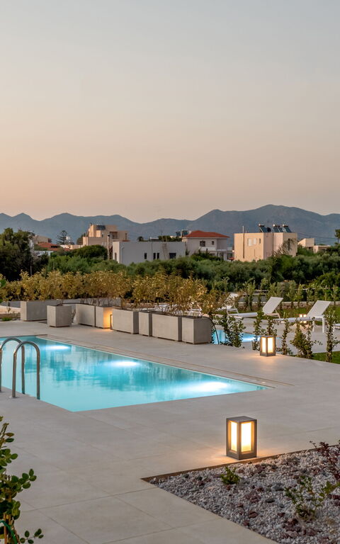 Aelia: Außen, Draussen, Schwimmbad