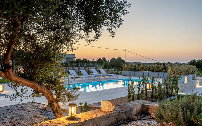 Aelia: Außen, Draussen, Schwimmbad