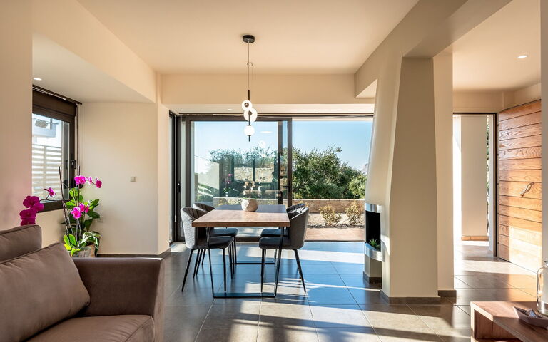 Aelia: Balkon / Terrasse / Patio, Esszimmer, Garten, Haupteingang, Wohnzimmer