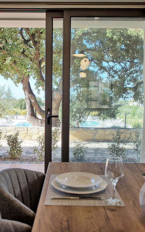 Iris: Esszimmer, Wohnzimmer