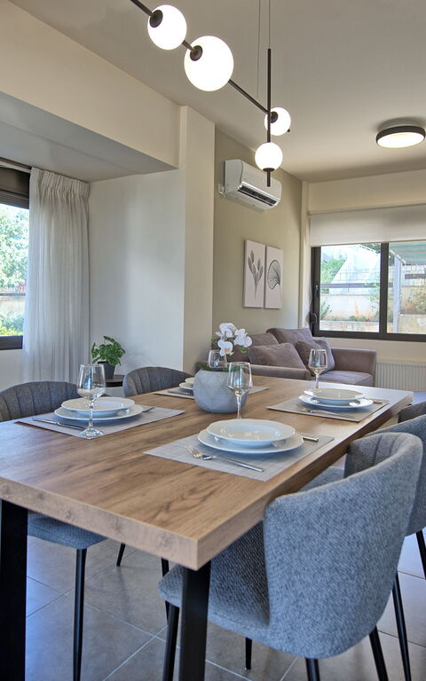 Iris: Esszimmer, Wohnzimmer