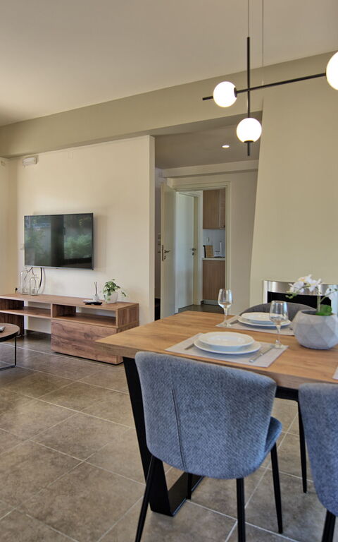 Iris: Esszimmer, Wohnzimmer