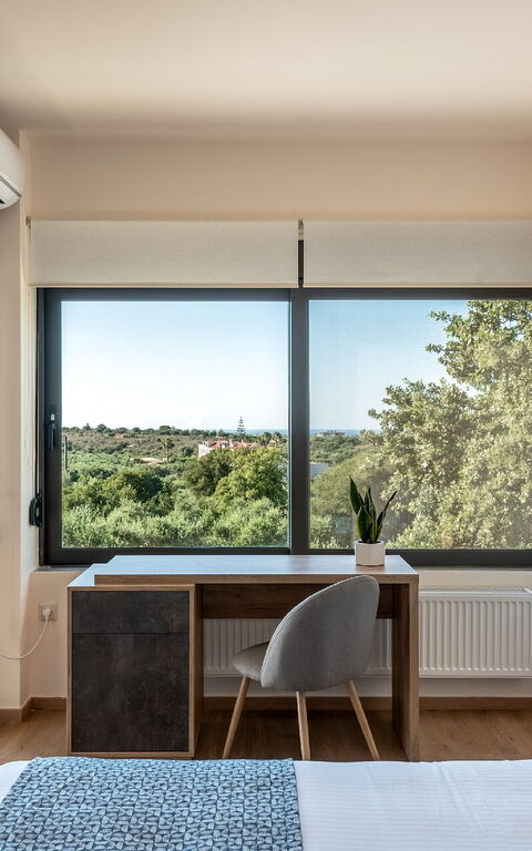 Iris: Ansichten, Balkon / Terrasse / Patio, Schlafzimmer