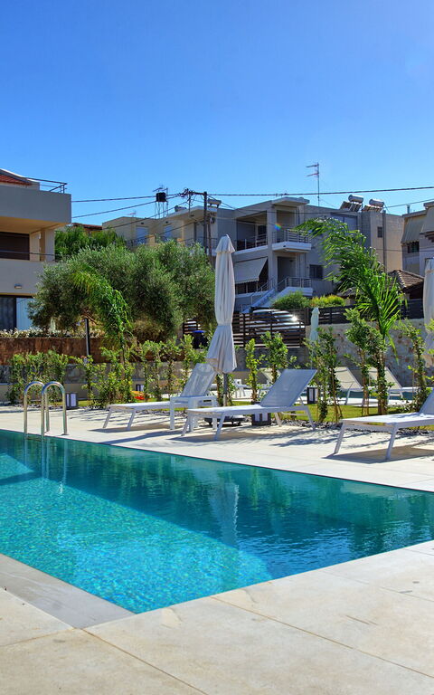 Iris: Außen, Draussen, Schwimmbad