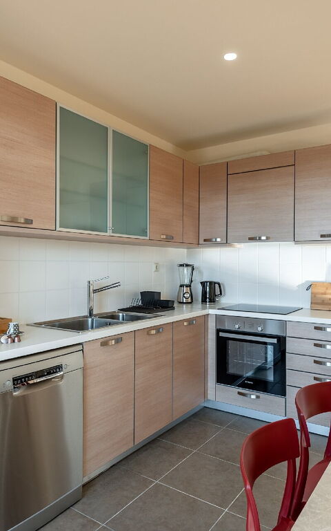 Dioni: Esszimmer, Küche