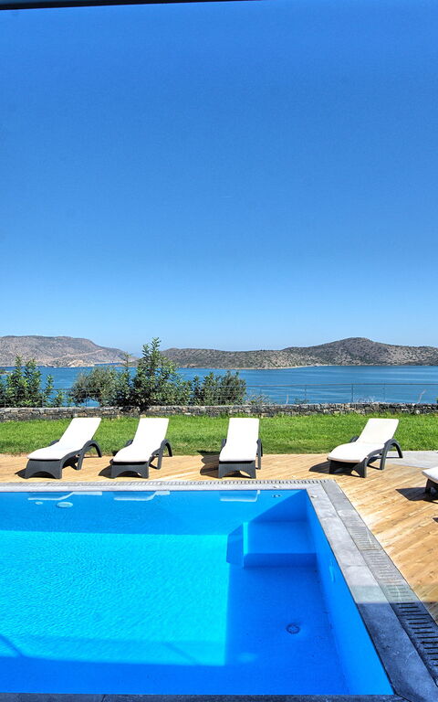 Villa Marina: Draussen, Garten, Schwimmbad