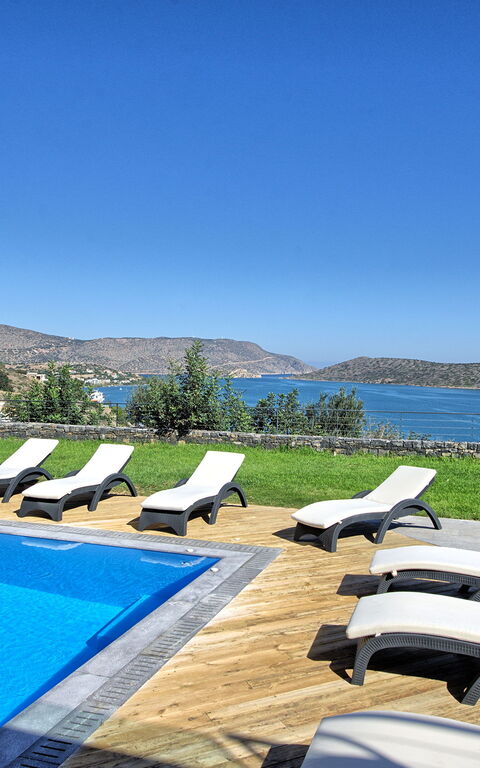 Villa Marina: Draussen, Garten, Schwimmbad