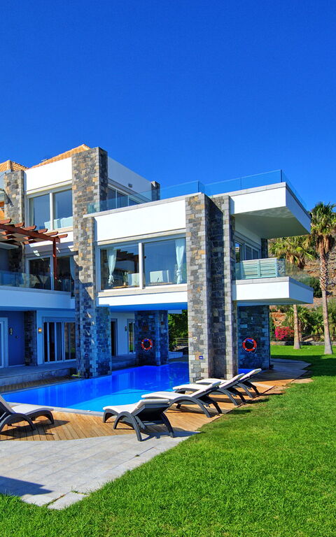 Villa Marina: Draussen, Garten, Schwimmbad