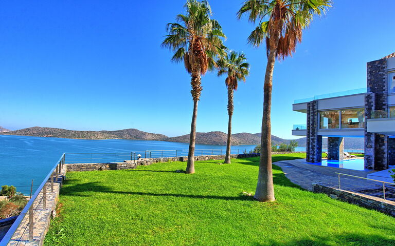 Villa Marina: Ansichten, Draussen, Garten