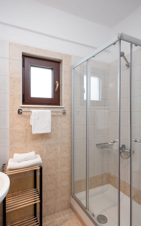 Villa Stratianna: Bad