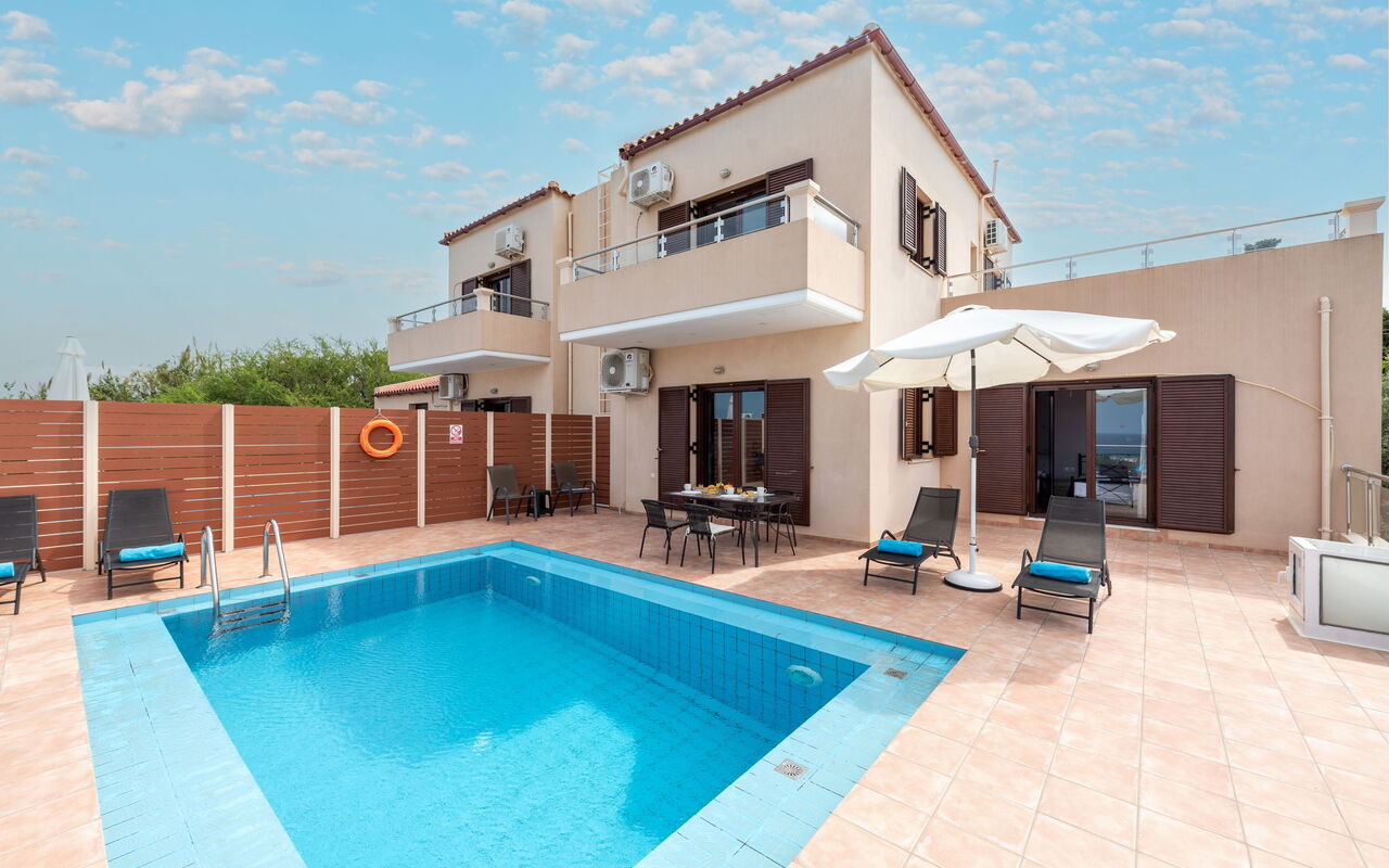 Villa Stratianna: Außen, Draussen, Schwimmbad