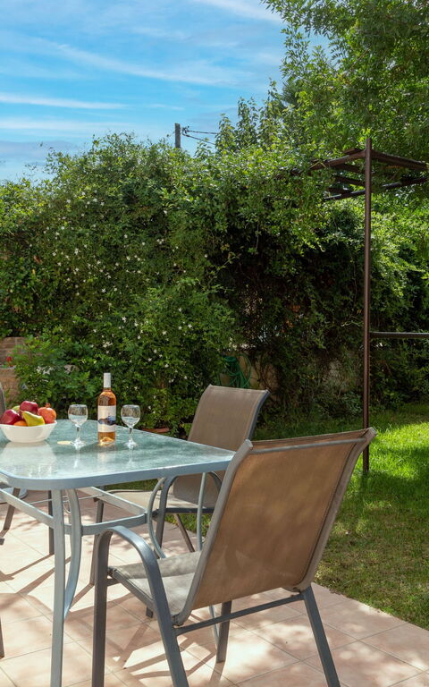 Villa Flora: Außen, Balkon / Terrasse / Patio, Draussen