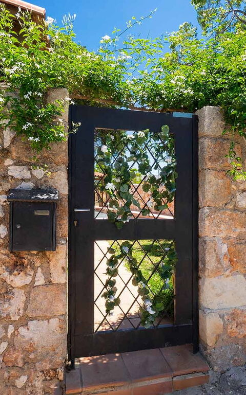 Villa Giani: Außen, Haupteingang