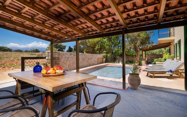 Villa Giani: Balkon / Terrasse / Patio, Draussen, Schwimmbad