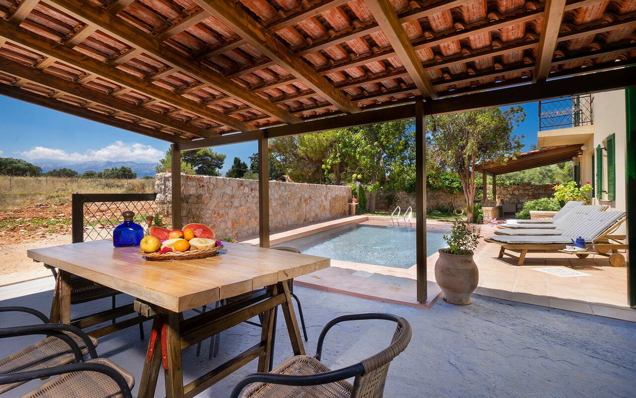 Villa Giani: Balkon / Terrasse / Patio, Draussen, Schwimmbad