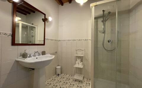 Unterkunft Carro: Bad