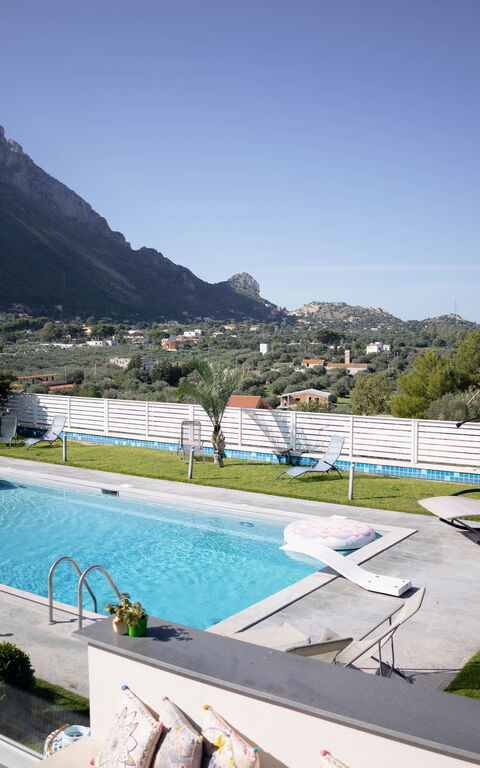 Villa Vincenzo: Ansichten, Sommer