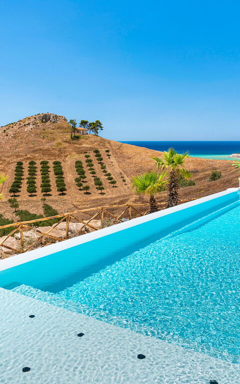 Villa Domizia: Ansichten, Schwimmbad