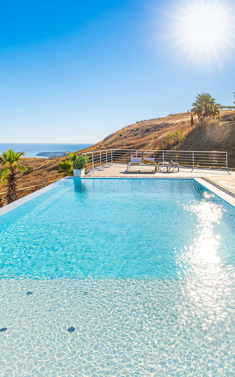 Villa Domizia: Ansichten, Schwimmbad