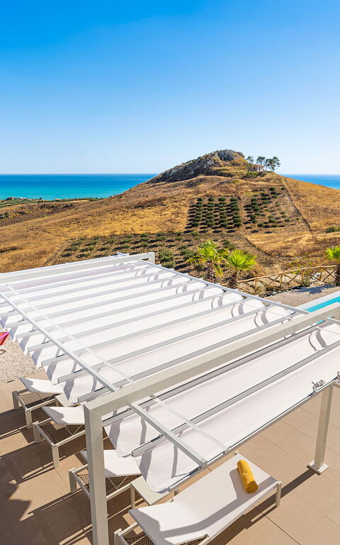 Villa Domizia: Ansichten, Schwimmbad