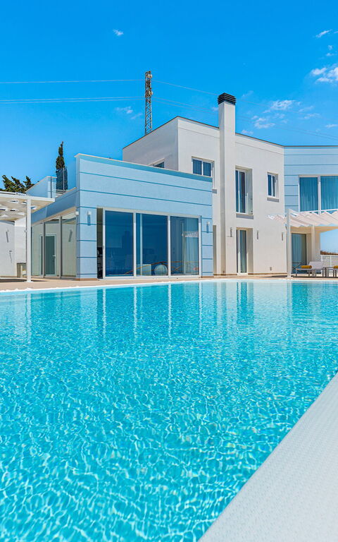 Villa Domizia: Außen, Schwimmbad, Sommer